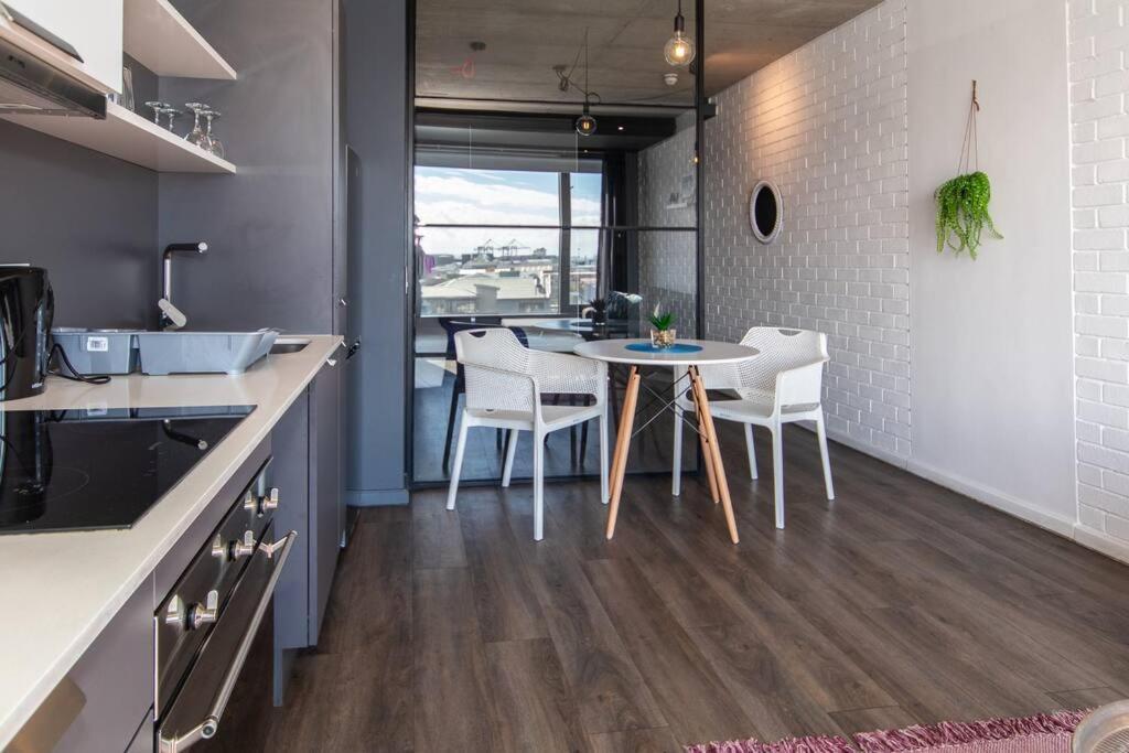 Modern In Wex1 538 *